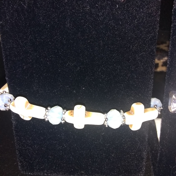 ADOROBLE!/ WHITE HOWLITE CROSS NECKLACE SET 3PC❤️ - Picture 4 of 11